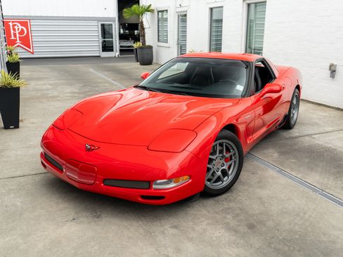 Used 2001 Chevrolet Corvette Z06 w/ Memory Pkg RWD image 3