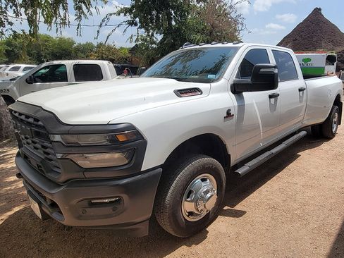 Used 2026 RAM 3500 Tradesman AWD/4WD image 1
