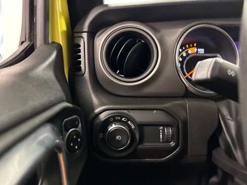 Used 2023 Jeep Wrangler Unlimited Sport AWD/4WD image 17