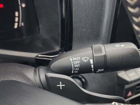 Used 2025 Toyota Camry SE image 36