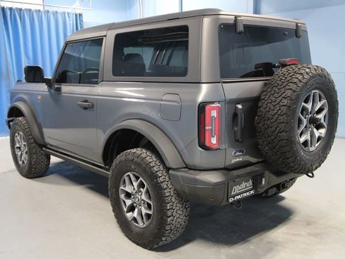Used 2023 Ford Bronco Badlands image 28