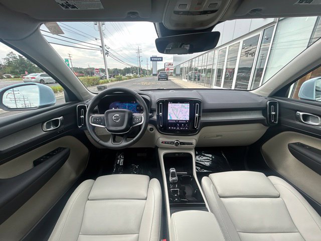 Used 2024 Volvo XC40 B5 Plus w/ Climate Package AWD/4WD image 17