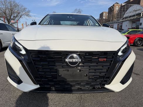 Used 2024 Nissan Altima 2.5 SR image 2