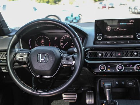 Used 2025 Honda Civic Sport image 15