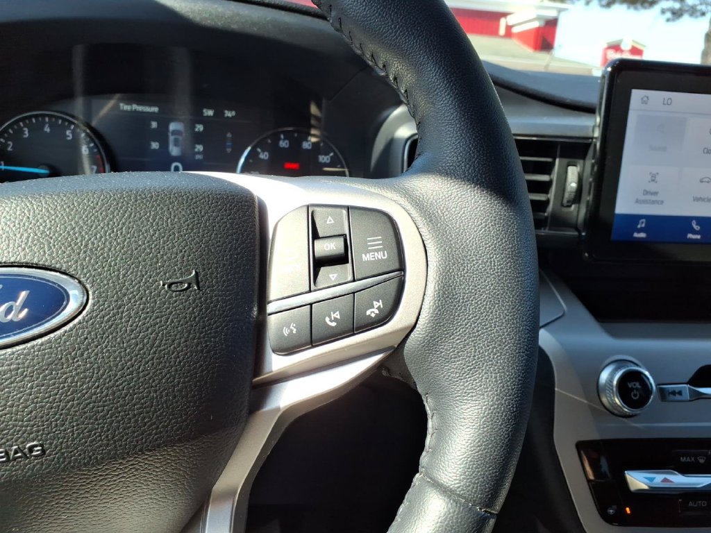 Certified 2023 Ford Explorer XLT w/ Equipment Group 202A AWD/4WD image 18