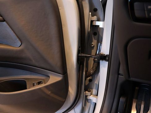 Used 2023 BMW M4 CSL RWD image 41