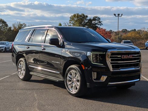 Used 2023 GMC Yukon SLT w/ SLT Luxury Package image 11