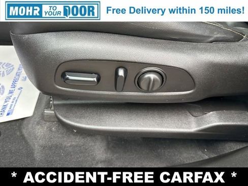 Used 2018 Chevrolet Traverse LT image 11