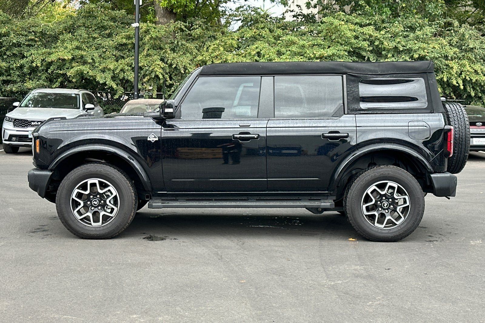 Used 2023 Ford Bronco Outer Banks AWD/4WD image 7
