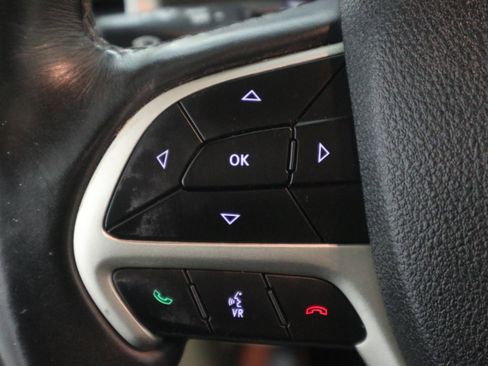 Used 2017 Jeep Grand Cherokee Limited image 28