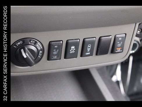 Used 2019 Nissan Frontier SL AWD/4WD image 37