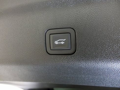 New 2026 Chevrolet Suburban Premier image 26