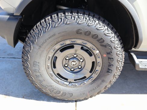 New 2025 Ford Bronco Outer Banks w/ Sasquatch Package image 18