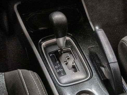 Used 2018 Mitsubishi Outlander ES FWD image 17
