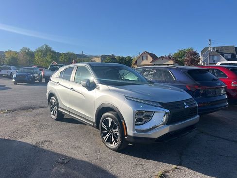 Used 2025 Mitsubishi Eclipse Cross SE AWD/4WD image 2