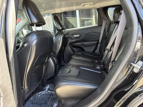 Used 2020 Jeep Cherokee Trailhawk w/ Comfort/Convenience Group image 14