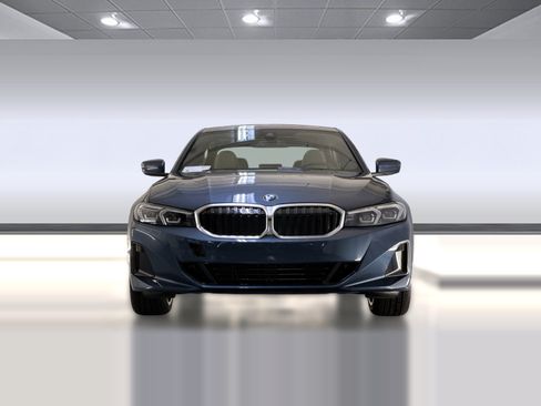 New 2026 BMW 330i Sedan w/ Convenience Package RWD image 5
