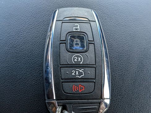 Used 2018 Lincoln MKX Reserve w/ Driver Assistance Package image 34