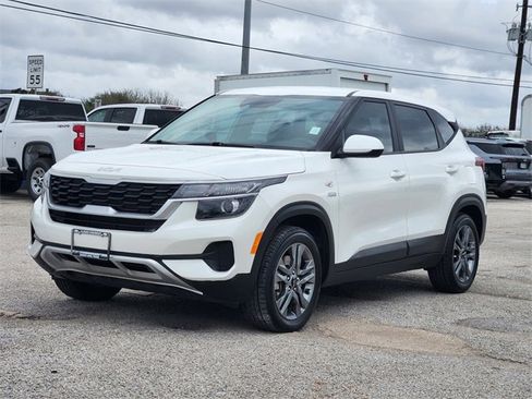 Used 2022 Kia Seltos LX image 3