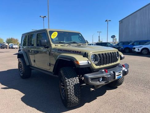 Used 2025 Jeep Wrangler Unlimited Rubicon w/ XTREMEE 35" Tire Package AWD/4WD image 7