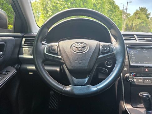 Used 2017 Toyota Camry XSE FWD image 17