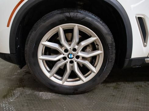 Certified 2023 BMW X5 xDrive40i w/ Premium Package image 9