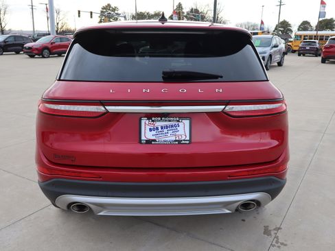 Used 2024 Lincoln Corsair Premiere w/ Rear Removable Package Tray image 7