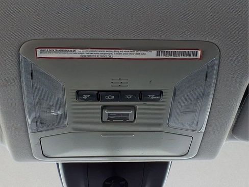 Used 2020 Toyota RAV4 LE FWD image 17