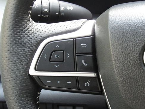 Used 2025 Toyota Sienna XSE AWD/4WD image 29