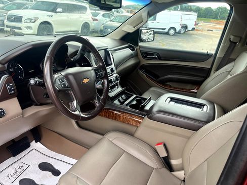 Used 2020 Chevrolet Suburban Premier image 10
