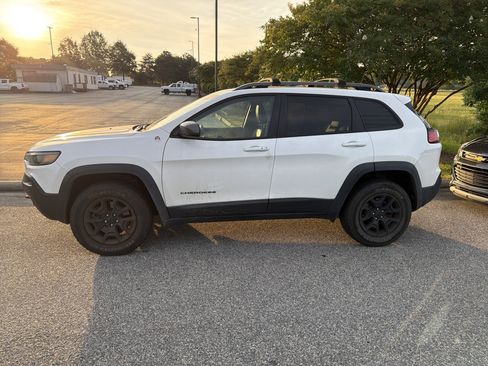 Used 2021 Jeep Cherokee Trailhawk w/ Sun, Sound & Nav Group AWD/4WD image 8