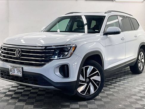 Used 2024 Volkswagen Atlas SE FWD image 1
