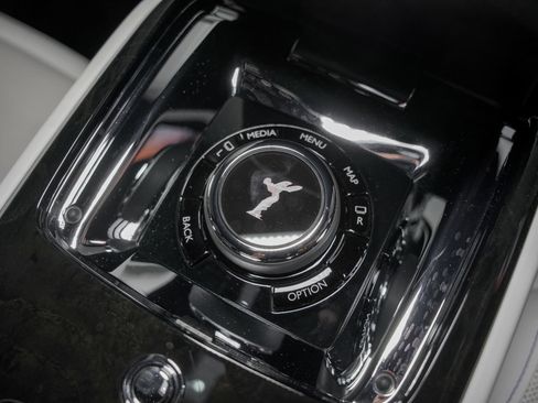 Used 2022 Rolls-Royce Cullinan w/ Dark Exterior Package AWD/4WD image 47