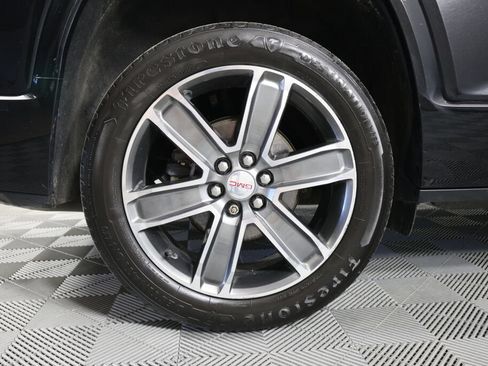 Used 2019 GMC Acadia Denali w/ Technology Package AWD/4WD image 7