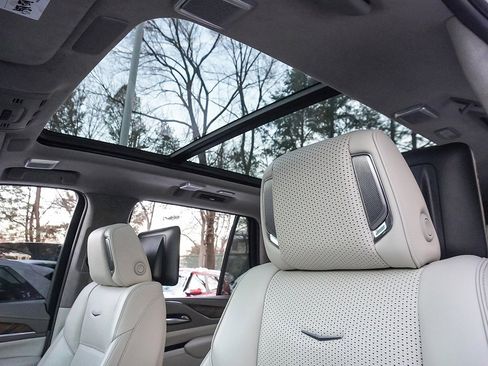 Used 2024 Cadillac Escalade Sport Platinum image 27