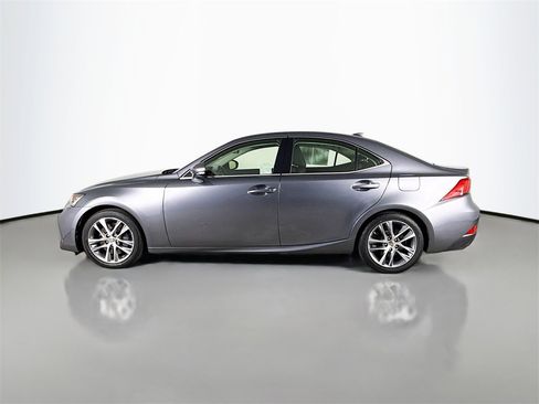 Used 2018 Lexus IS 300 image 4