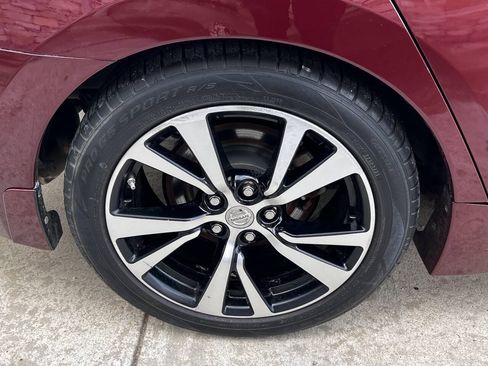 Used 2017 Nissan Maxima Platinum FWD image 10