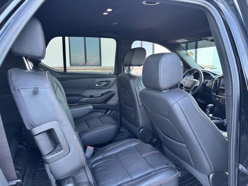Used 2024 Chevrolet Traverse RS FWD image 11