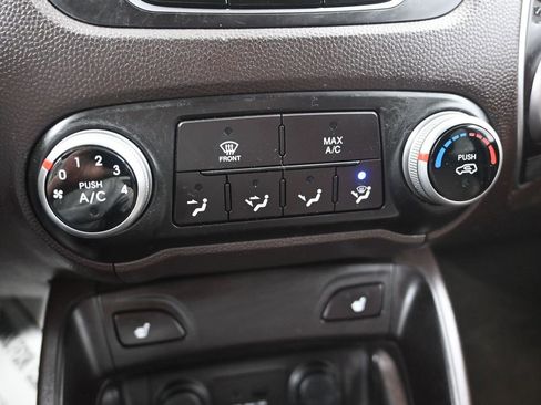 Used 2011 Hyundai Tucson GLS image 19