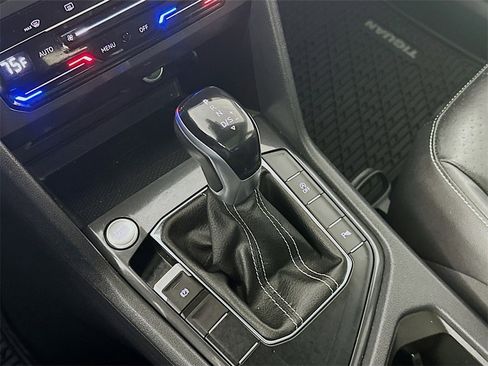 Used 2022 Volkswagen Tiguan SE R-Line image 16
