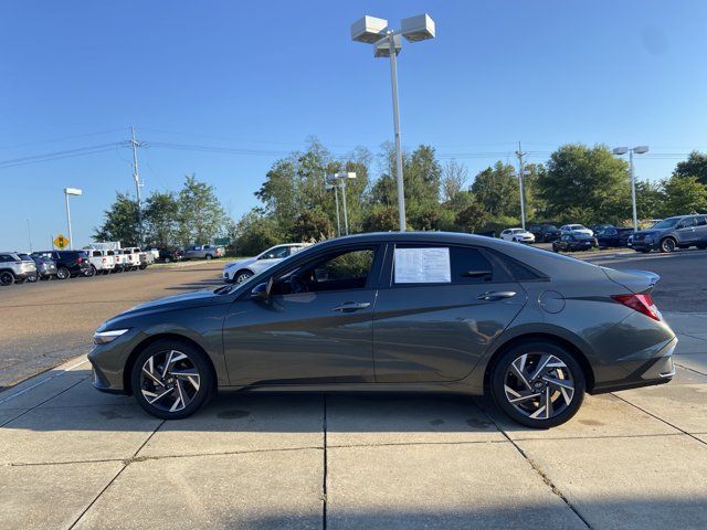 Used 2025 Hyundai Elantra Sport FWD image 7