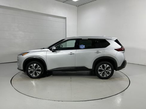 Used 2021 Nissan Rogue SV image 18