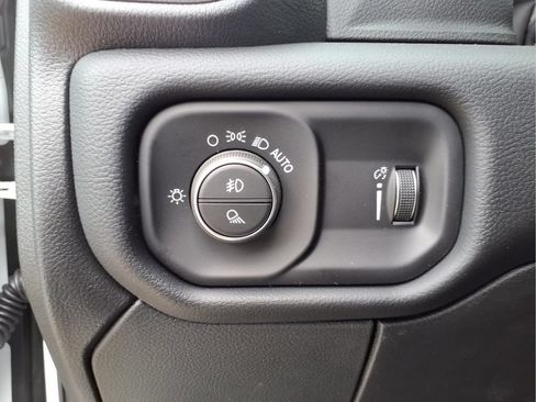 New 2026 RAM 3500 Big Horn AWD/4WD image 21