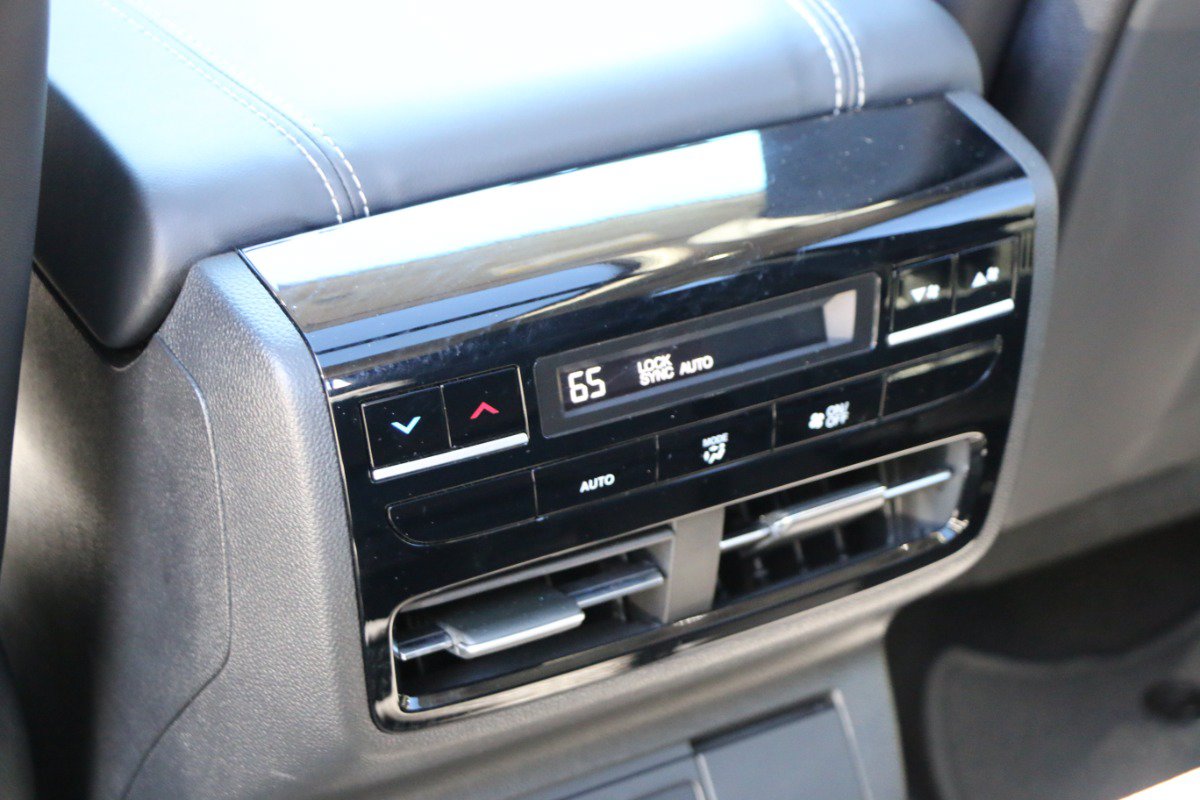 Used 2026 Acura MDX w/ Technology Package FWD image 34