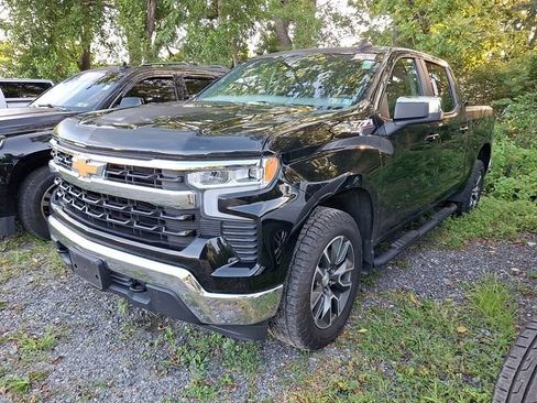 Certified 2022 Chevrolet Silverado 1500 LT w/ Z71 Off-Road Package AWD/4WD image 3