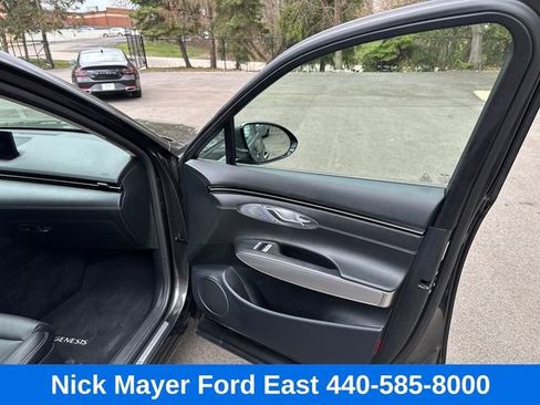 Used 2025 Genesis GV70 2.5T w/ Select Package image 16