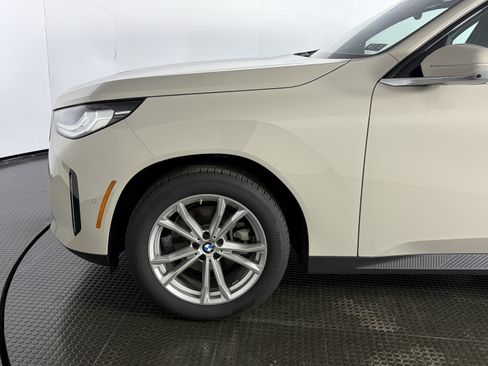 Certified 2025 BMW X3 xDrive30i w/ Premium Package AWD/4WD image 4