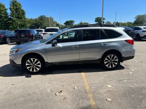 Used 2016 Subaru Outback 2.5i Limited AWD/4WD image 5
