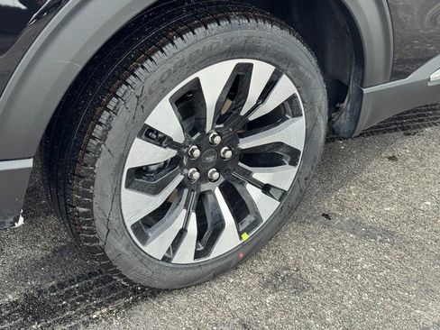 New 2026 Ford Explorer Platinum w/ LUX Leather Package image 4