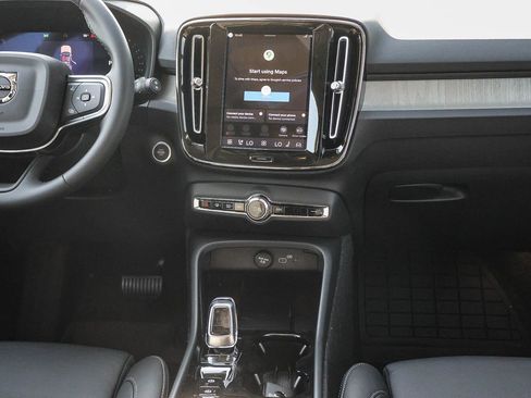 New 2026 Volvo XC40 B4 Plus w/ Climate Package image 23